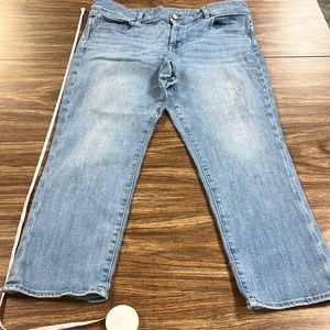 American eagle size 18 long artist crop. Used. Small stains and light pilling